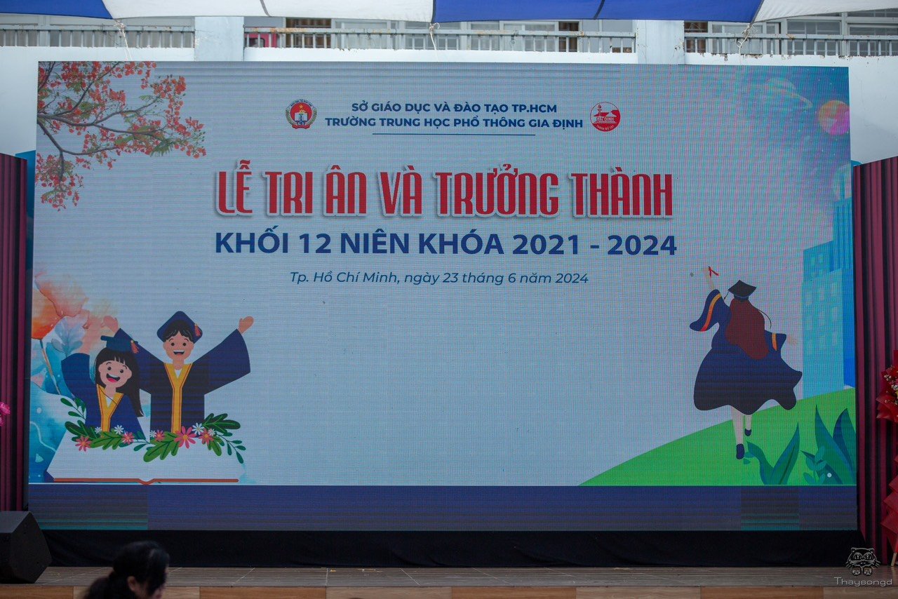 Xúc động Lễ Tri ân và Trưởng thành của teen THPT Gia Định