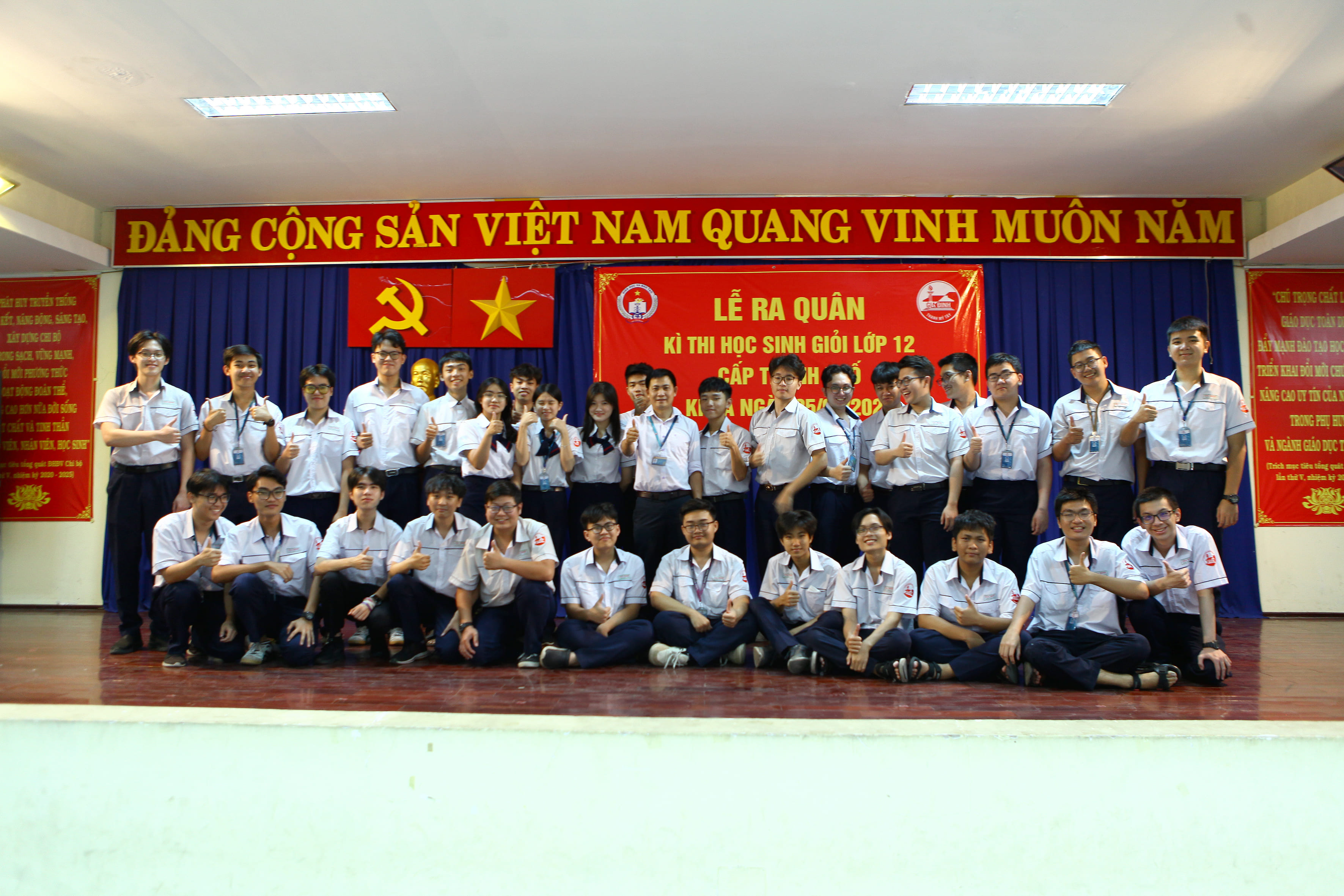 Lễ ra quân đội tuyển học sinh giỏi tham gia kỳ thi học sinh giỏi lớp 12 cấp thành phố năm học 2024 – 2025