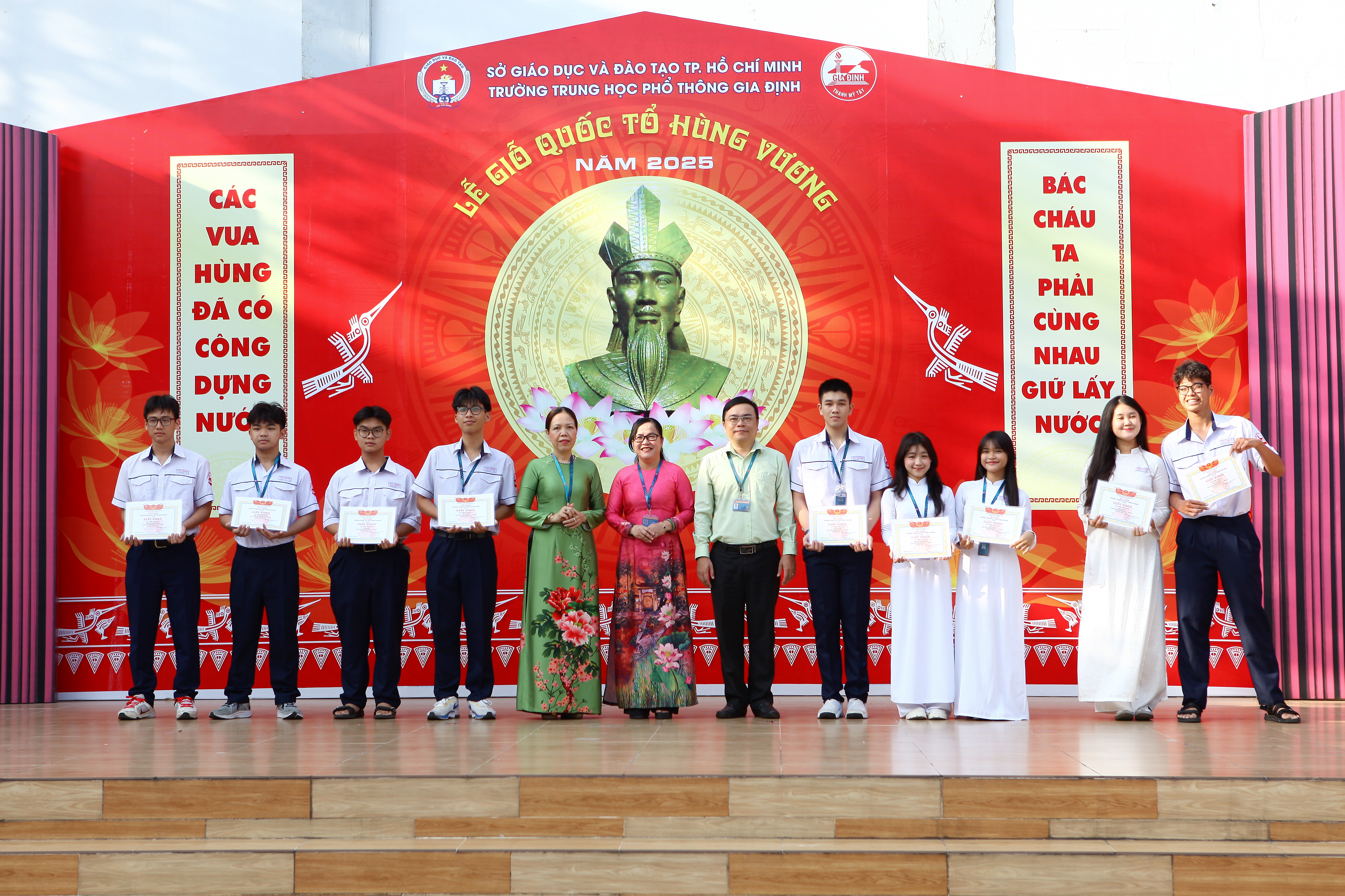 Tuyên dương và khen thưởng các hoạt động phong trào trong tháng Thanh niên năm học 2024 – 2025