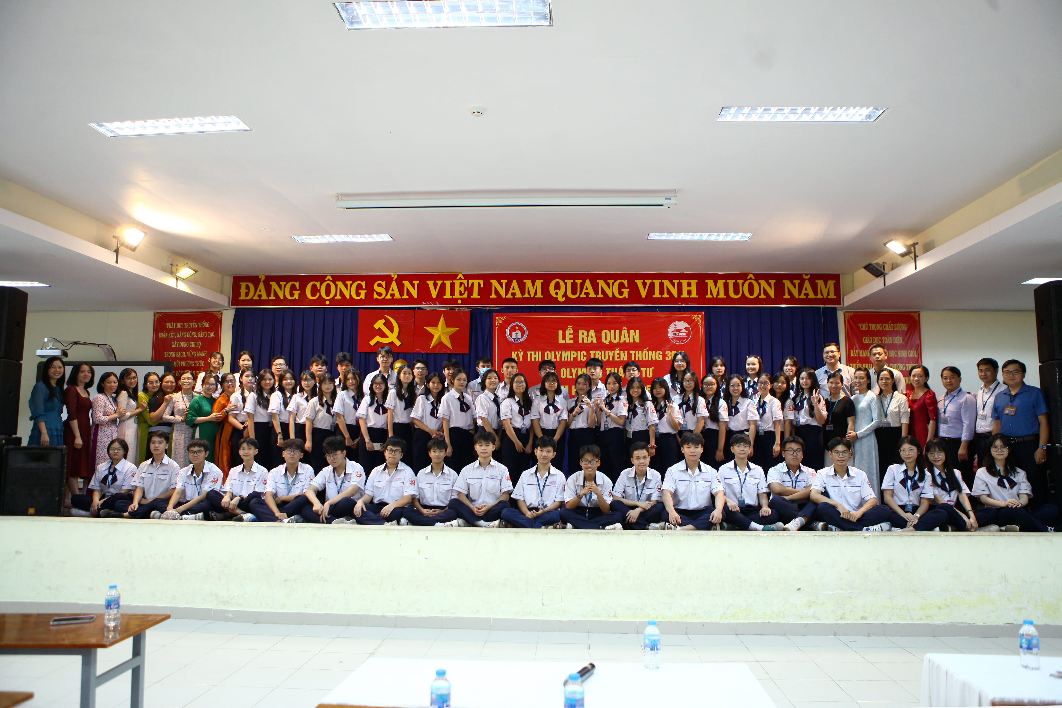Lễ ra quân đội tuyển học sinh giỏi tham dự Kỳ thi Olympic truyền thống 30/4 lần thứ XXIX và tháng 4 lần thứ IX năm học 2024 – 2025