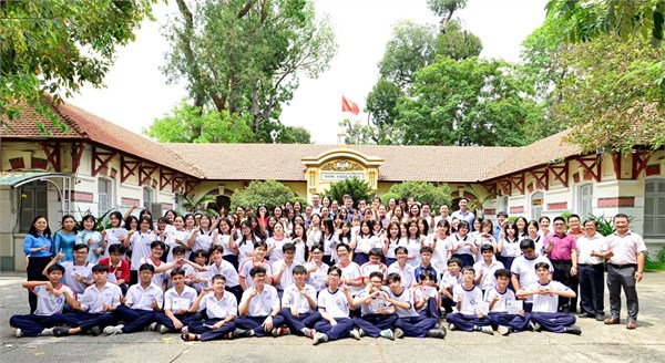 Lễ xuất quân đội tuyển học sinh giỏi khối 10, 11 tham dự cuộc thi Olympic Thành phố Hồ Chí Minh năm học 2025-2026